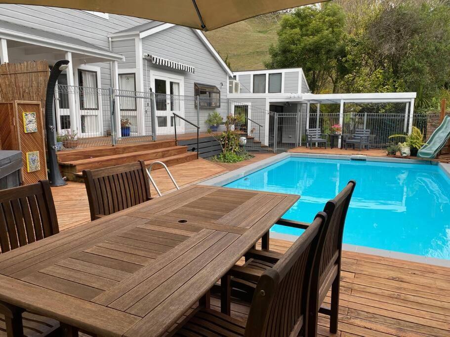 Superb Studio Retreat With Spa, Pool & Bbq Access 旺格努伊 外观 照片