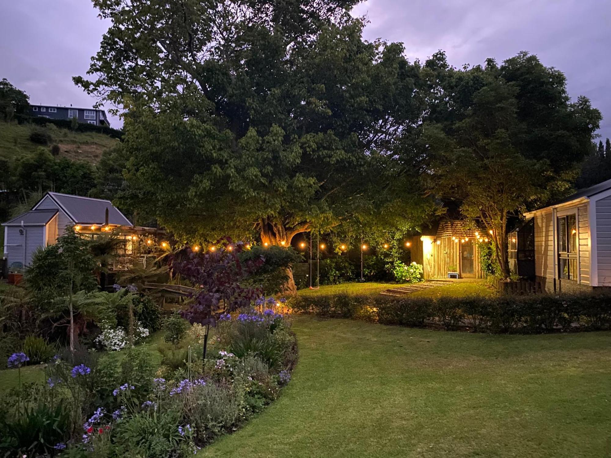 Superb Studio Retreat With Spa, Pool & Bbq Access 旺格努伊 外观 照片